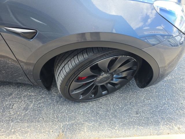 Used 2022 Tesla Model Y Performance image 45