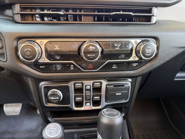 Used 2024 Jeep Wrangler Unlimited Sport AWD/4WD image 24