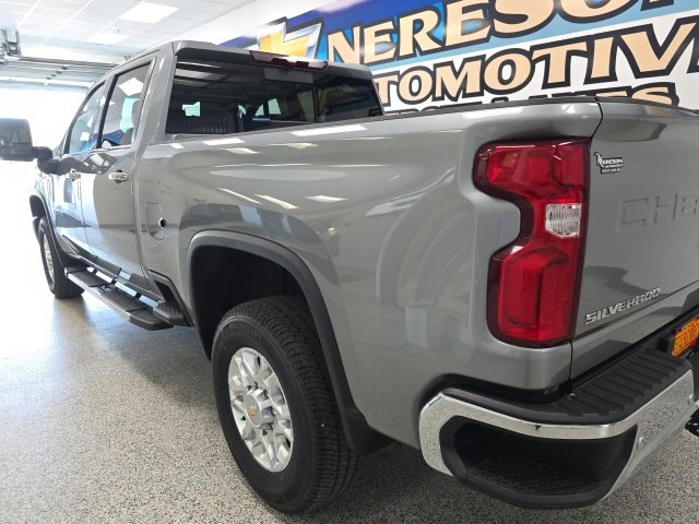 Used 2024 Chevrolet Silverado 2500 LTZ w/ LTZ Plus Package image 5