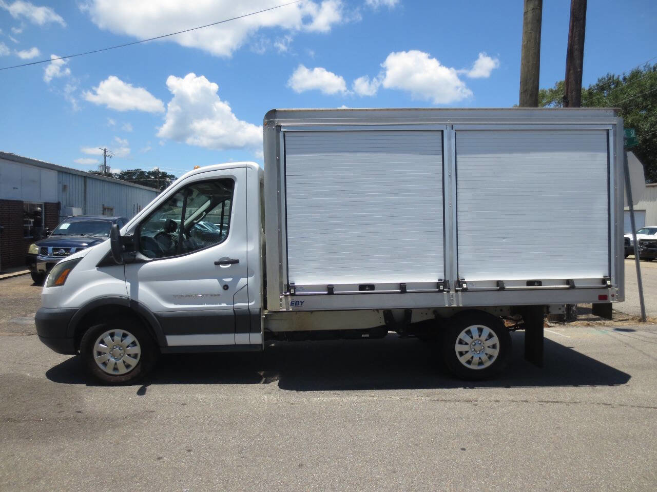 Used 2017 Ford Transit 250 138 RWD image 2
