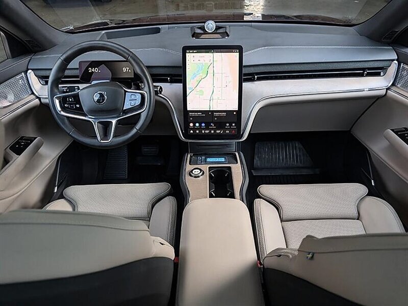 Used 2025 Volvo EX90 Ultra AWD/4WD image 3