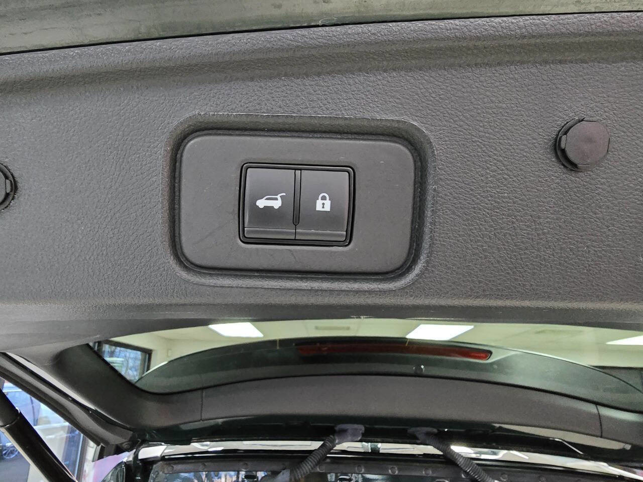 Used 2023 Nissan Pathfinder SL AWD/4WD image 34