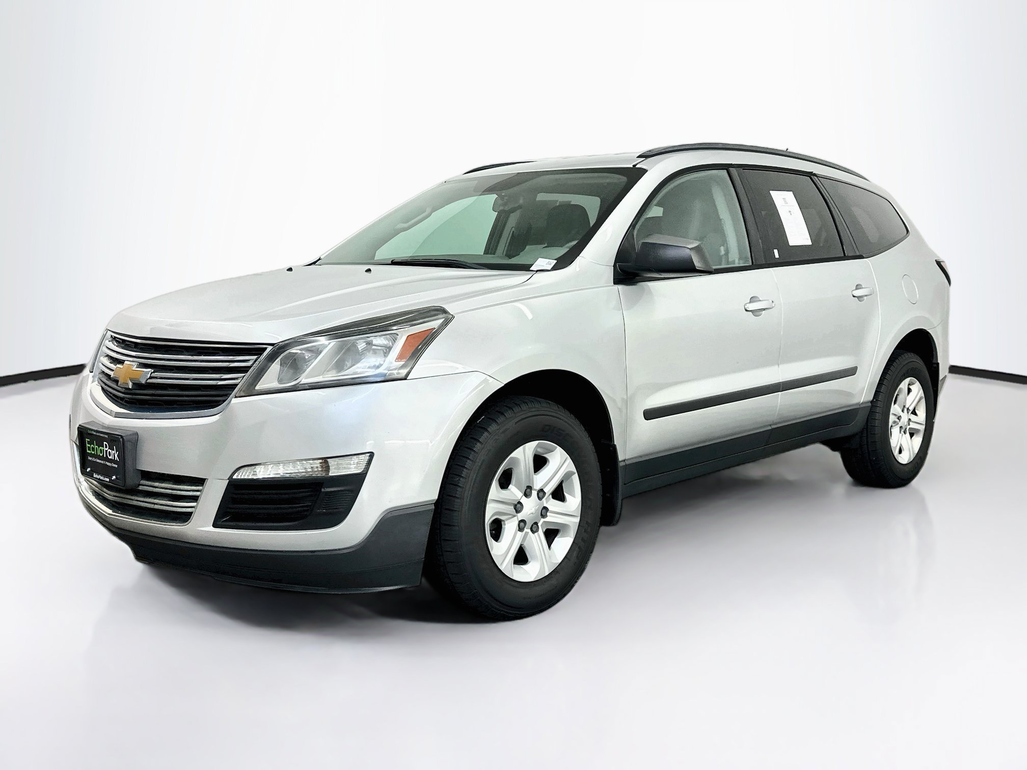 Used 2015 Chevrolet Traverse LS FWD image 3