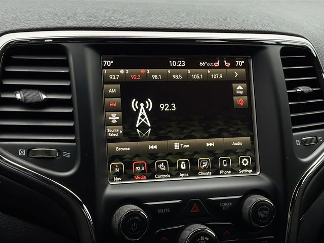 Used 2018 Jeep Grand Cherokee Altitude AWD/4WD image 28