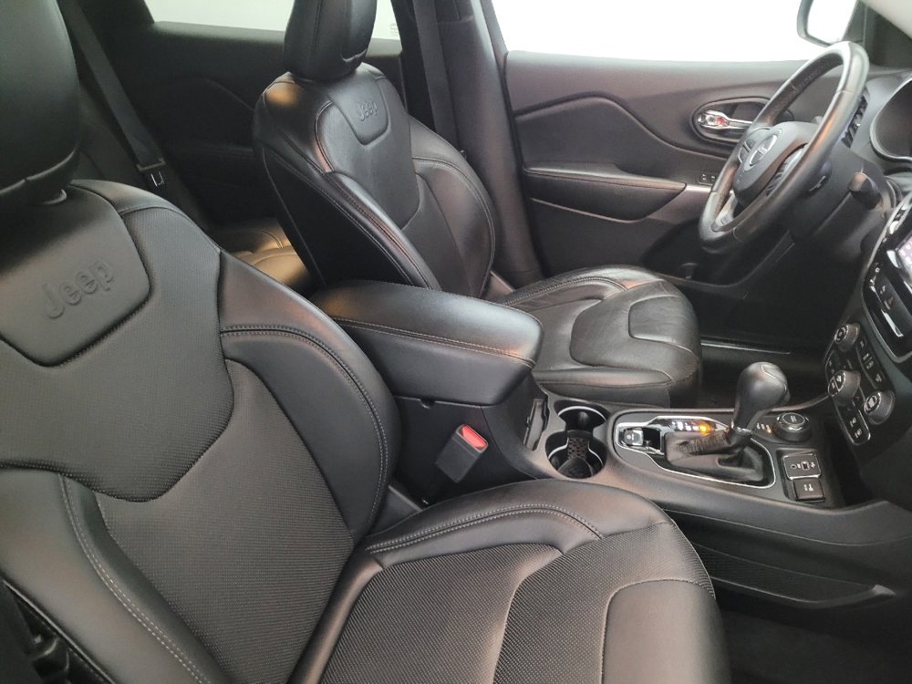 Used 2019 Jeep Cherokee Limited image 21