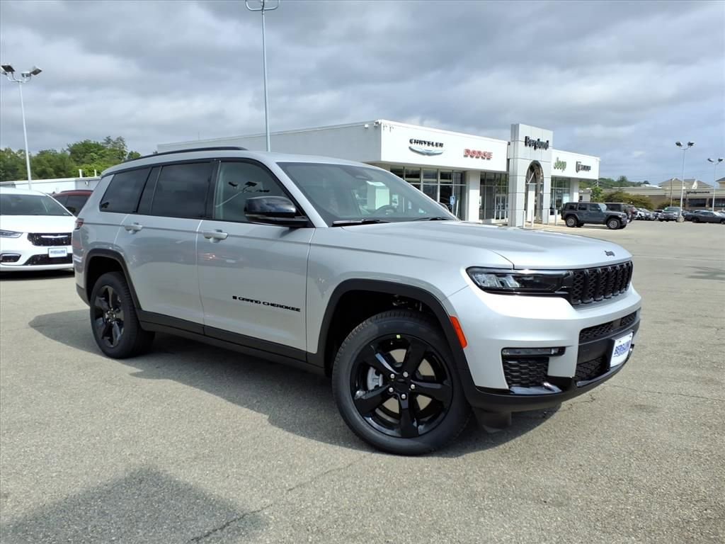 New 2025 Jeep Grand Cherokee L Limited w/ Black Appearance Package image 2