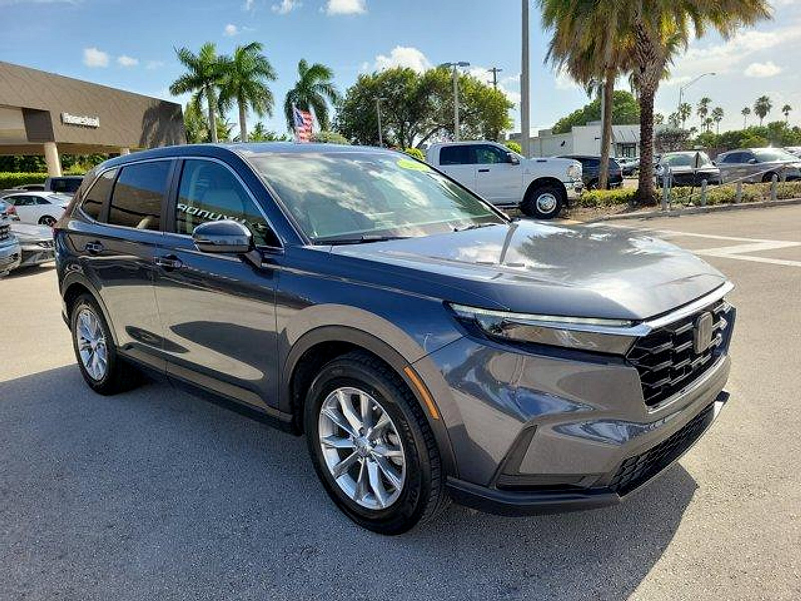 Used 2025 Honda CR-V EX image 3