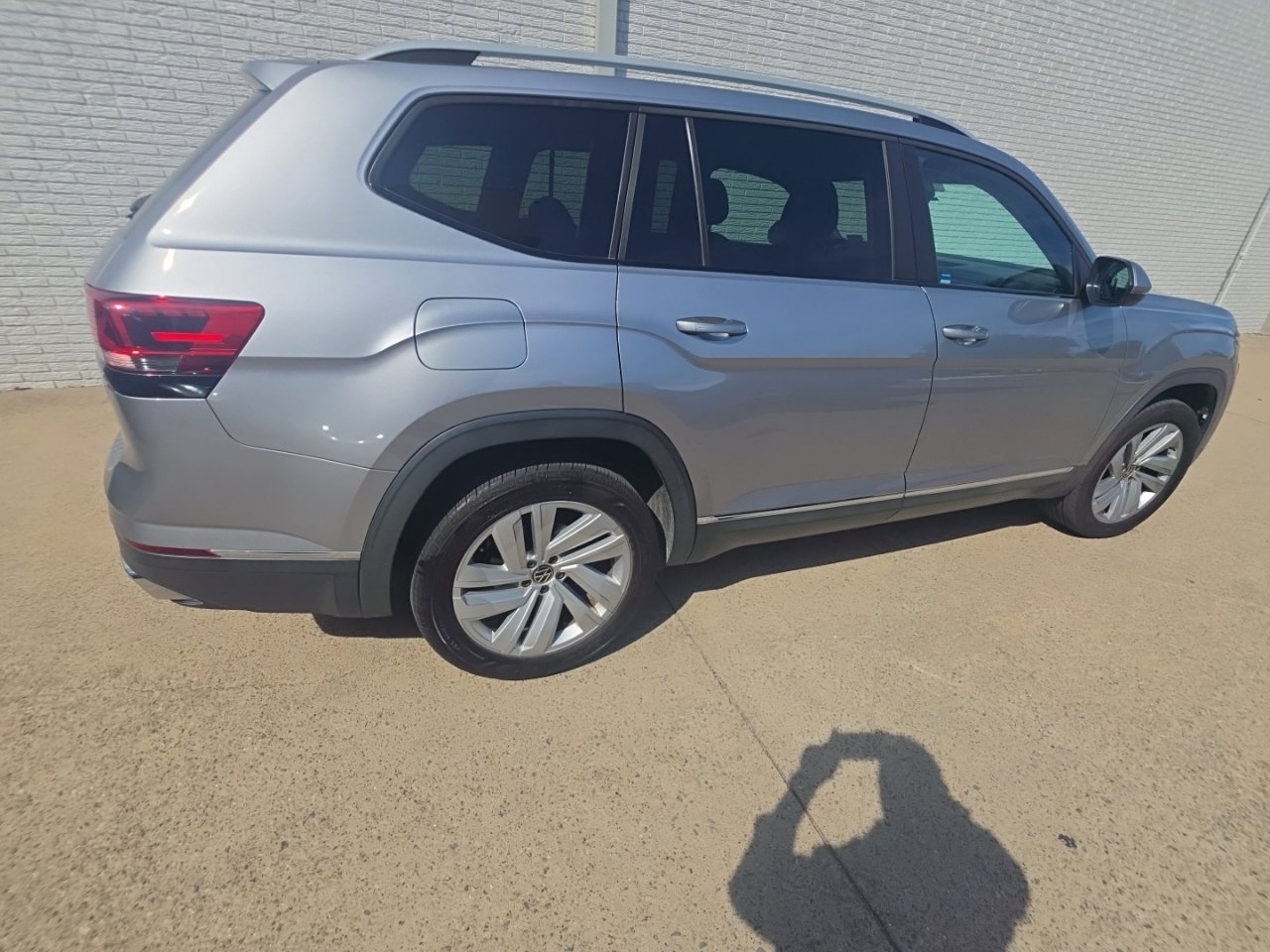 Used 2021 Volkswagen Atlas SEL FWD image 3