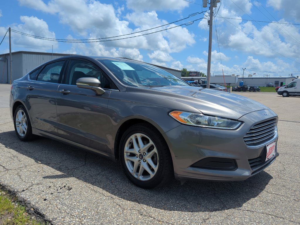 Used 2014 Ford Fusion SE image 3