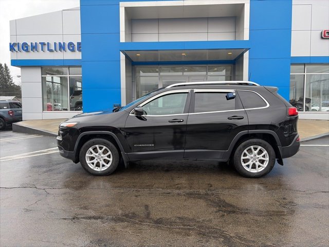 Used 2017 Jeep Cherokee Latitude w/ Cold Weather Group image 4