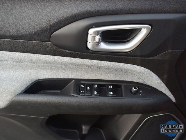 Used 2024 Jeep Compass Latitude image 22