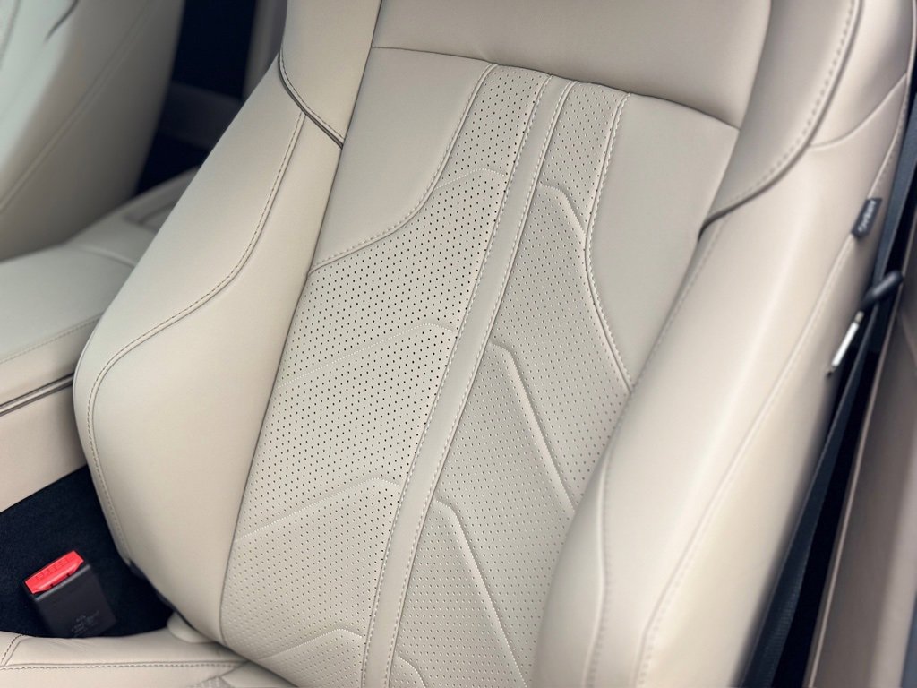 New 2025 Aston Martin V8 Vantage Coupe image 28