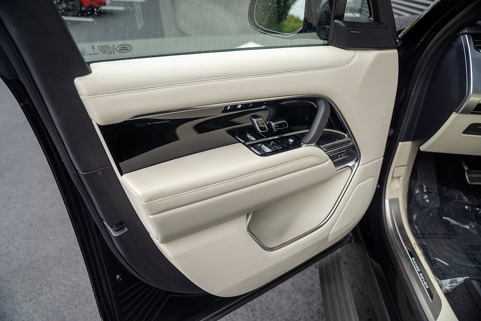 Used 2023 Land Rover Range Rover SE AWD/4WD image 15