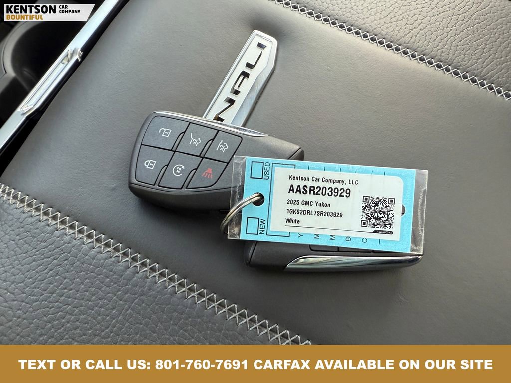 Used 2025 GMC Yukon Denali w/ Sun & Power Step Package image 45
