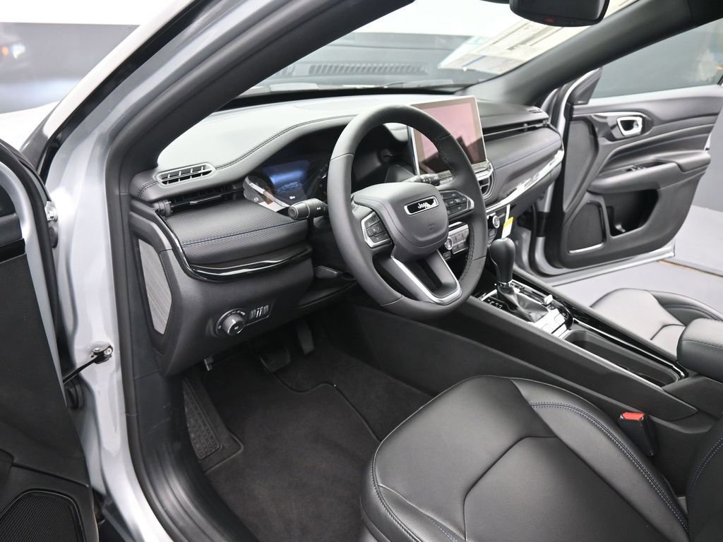 New 2026 Jeep Compass Limited image 9