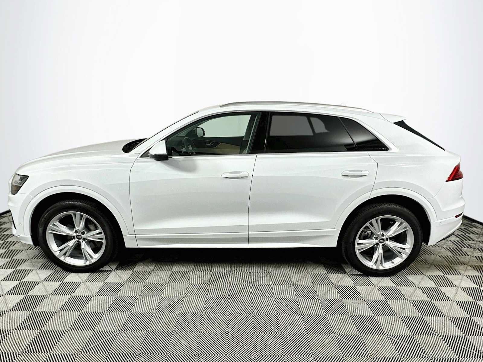 Certified 2023 Audi Q8 Premium w/ Convenience Package AWD/4WD image 4