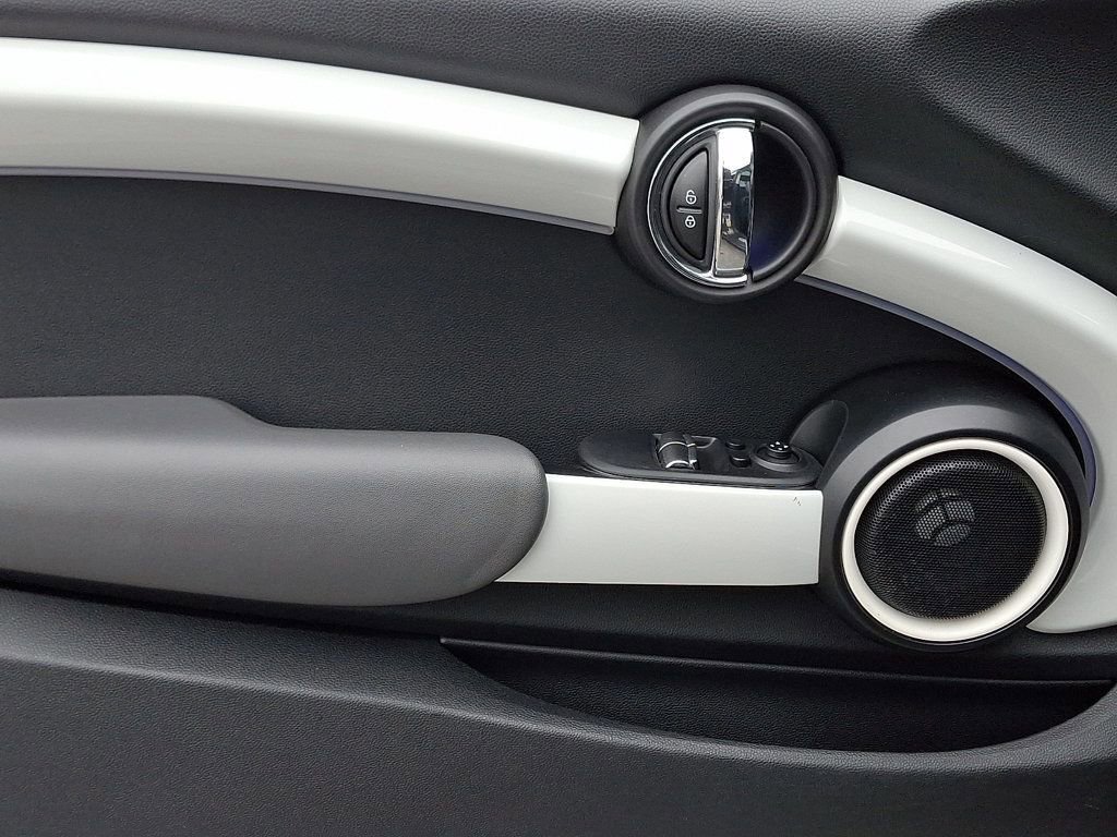 Used 2014 MINI Cooper S image 12