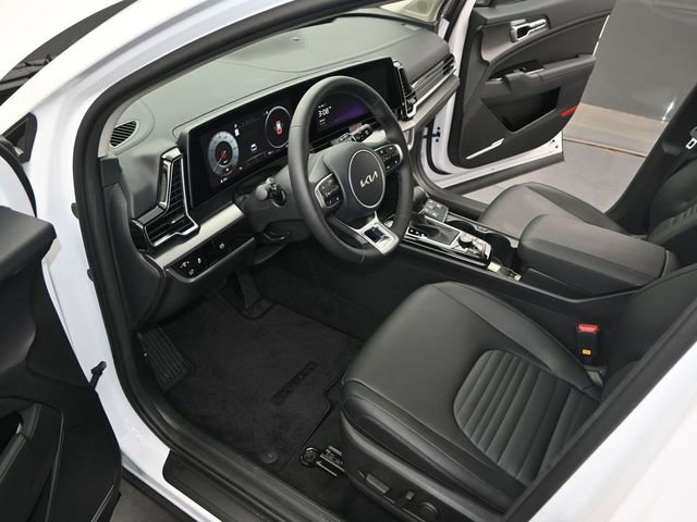 Used 2025 Kia Sportage SX image 4