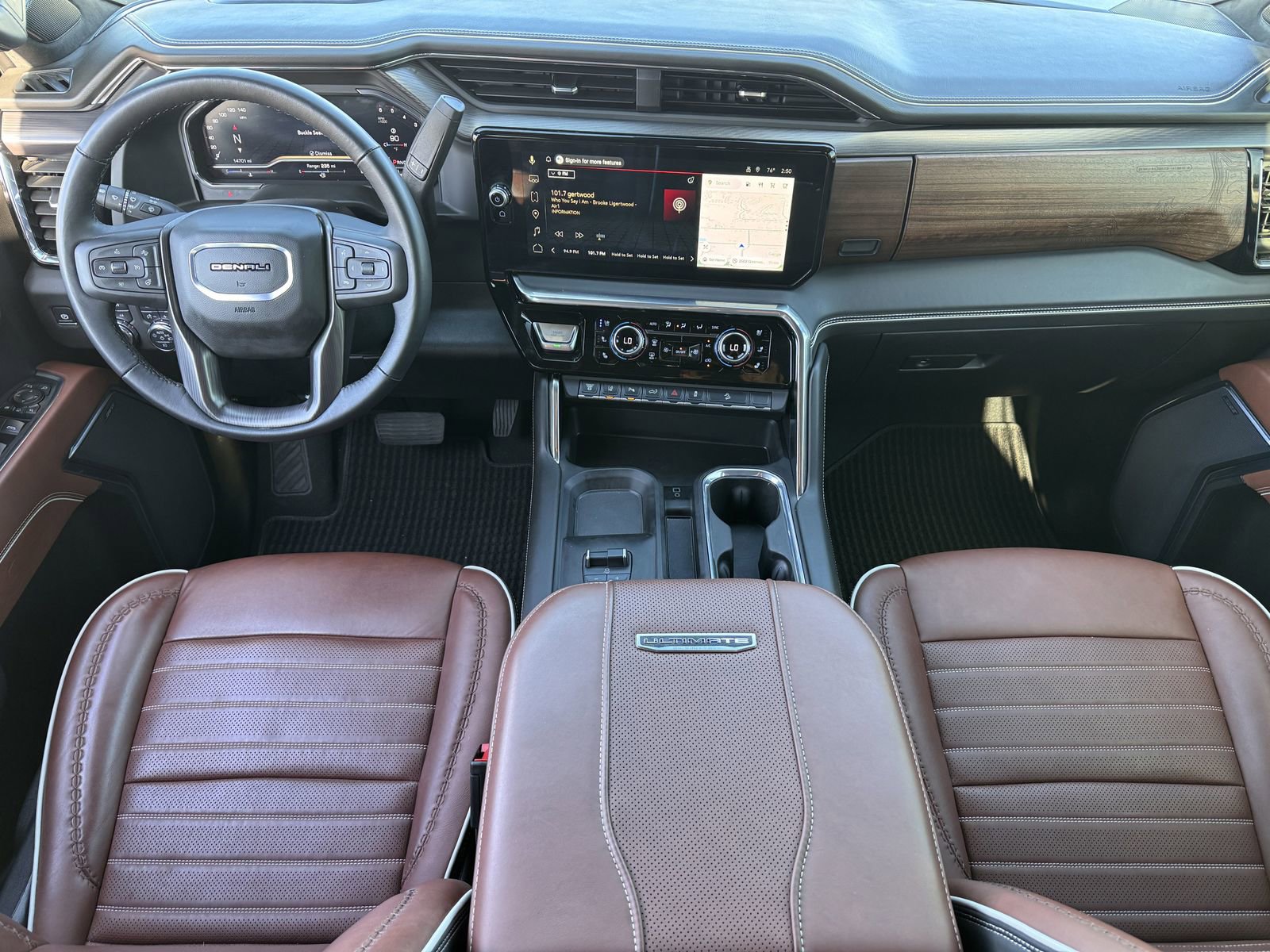 Used 2025 GMC Sierra 2500 Denali Ultimate image 12