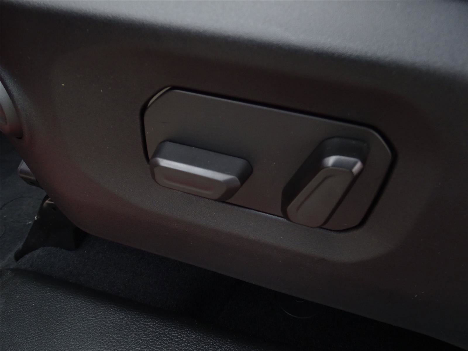 New 2025 Jeep Wrangler Sahara w/ Technology Group image 26