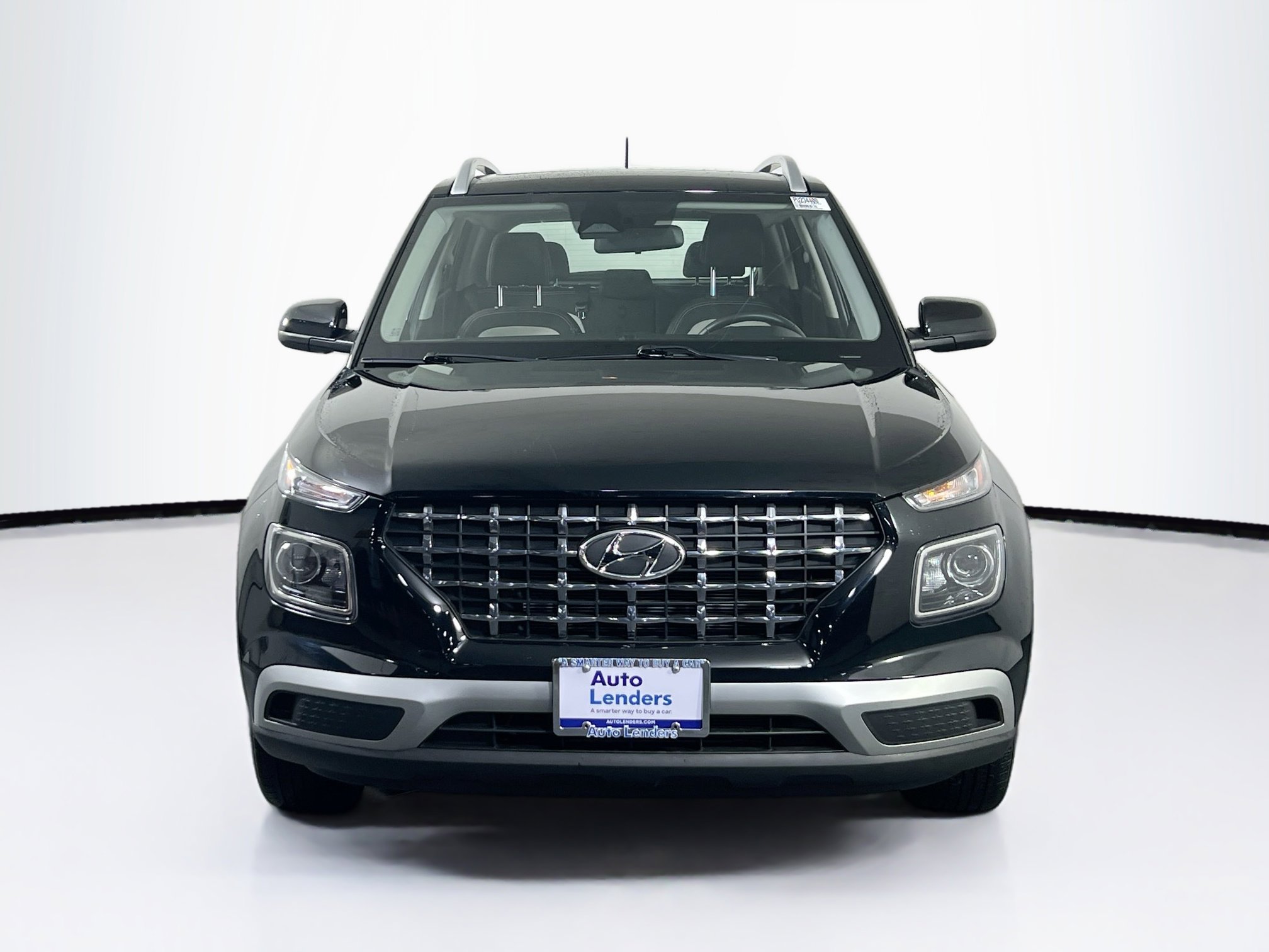 Used 2023 Hyundai Venue SEL image 2
