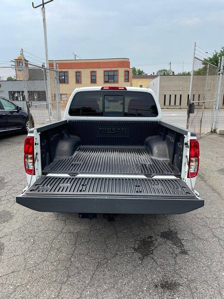 Used 2016 Nissan Frontier SV image 32