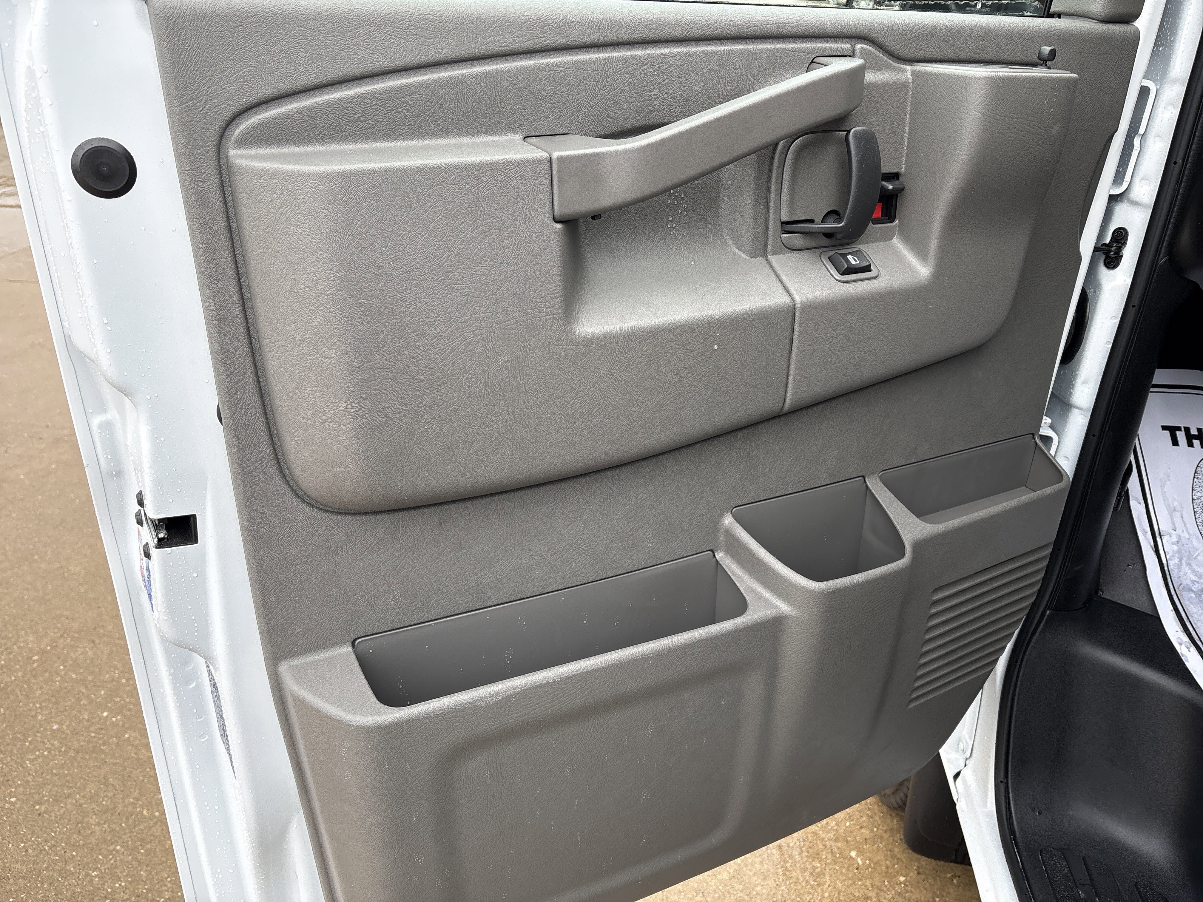 New 2026 Chevrolet Express 2500 Extended w/ Driver Convenience Package image 9