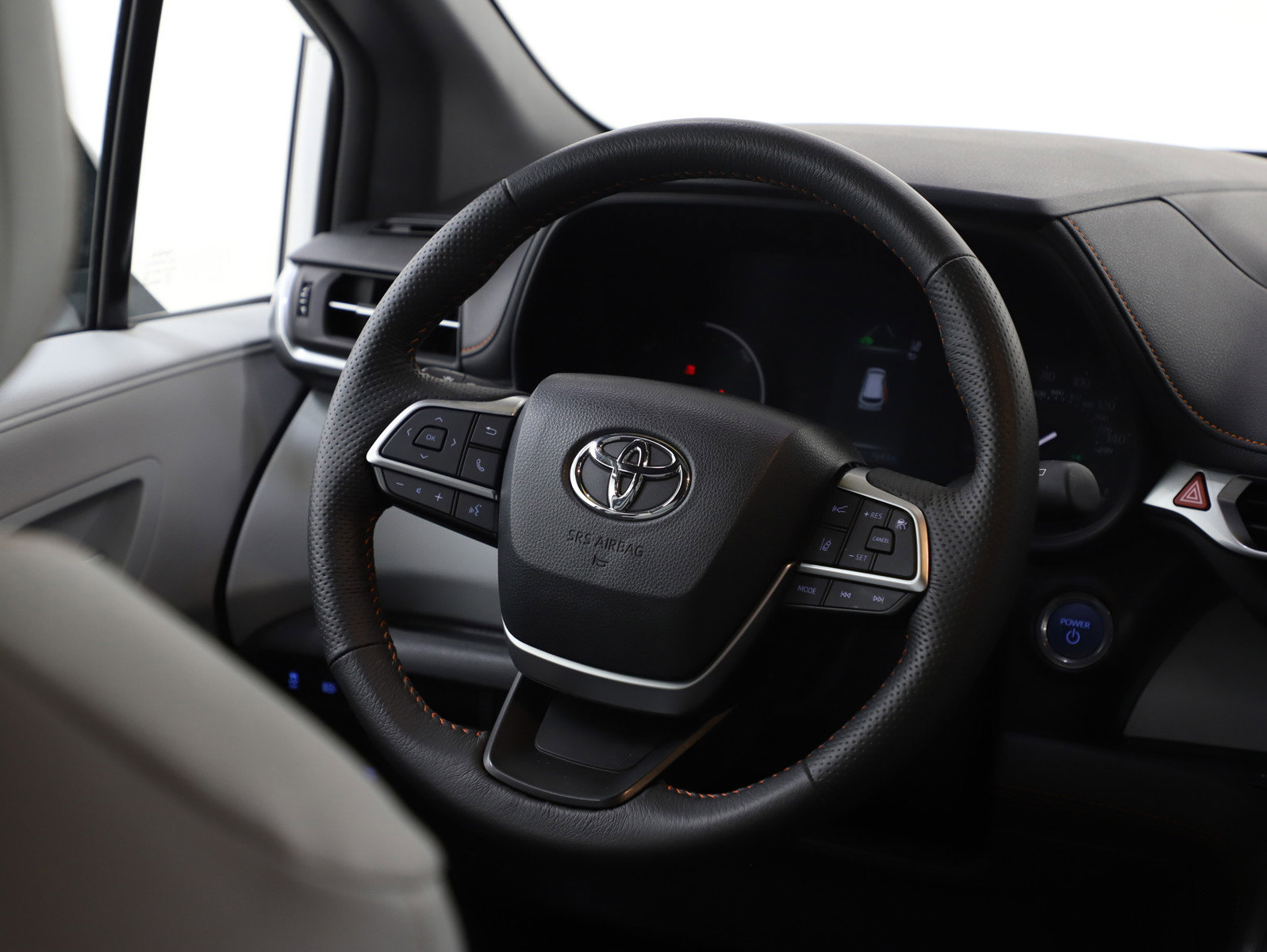 Used 2024 Toyota Sienna XSE image 17