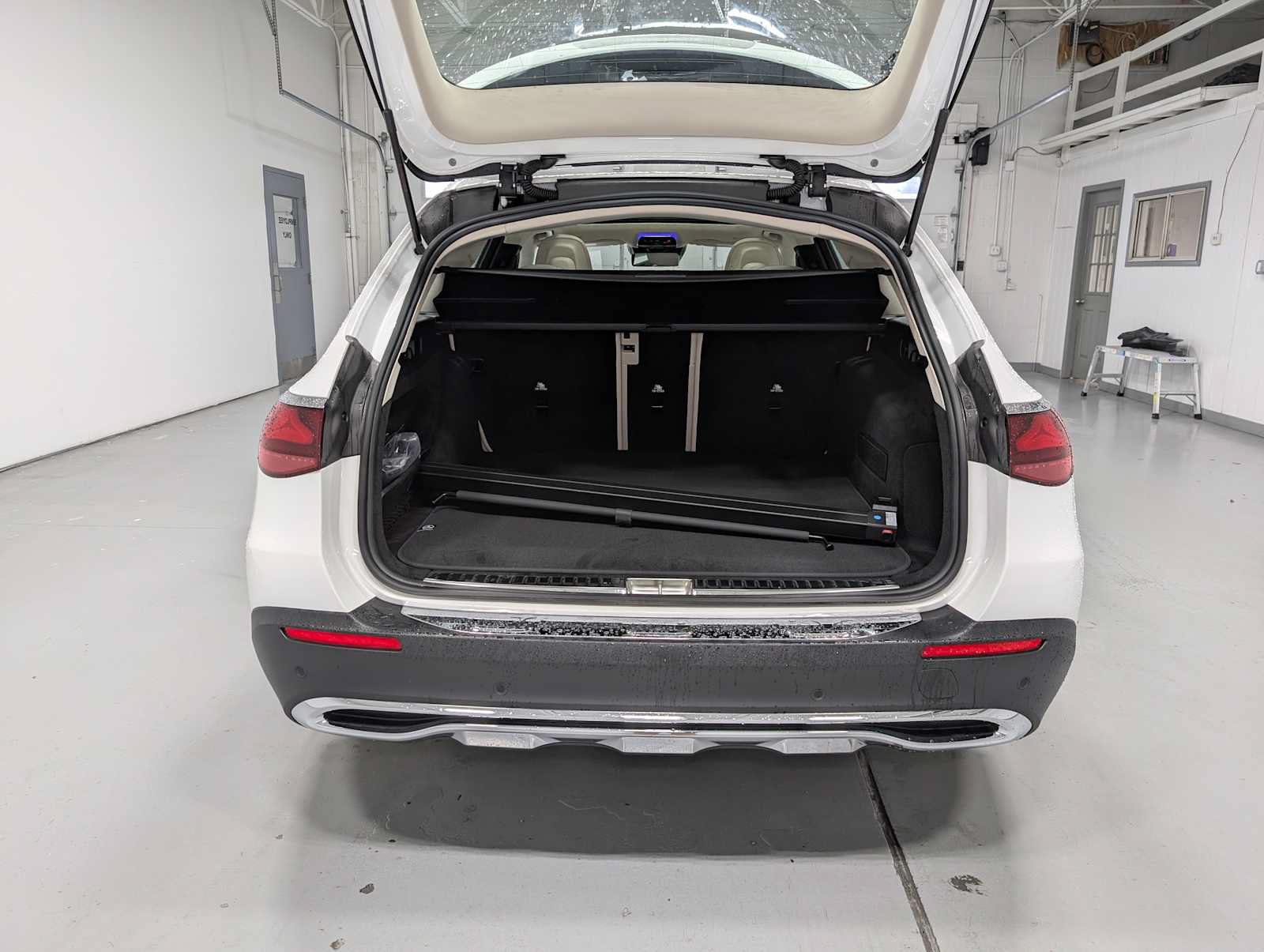 Certified 2026 Mercedes-Benz E 450 4MATIC All-Terrain Wagon image 36