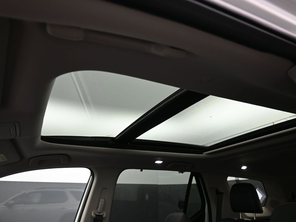 New 2025 Honda Pilot Touring image 39