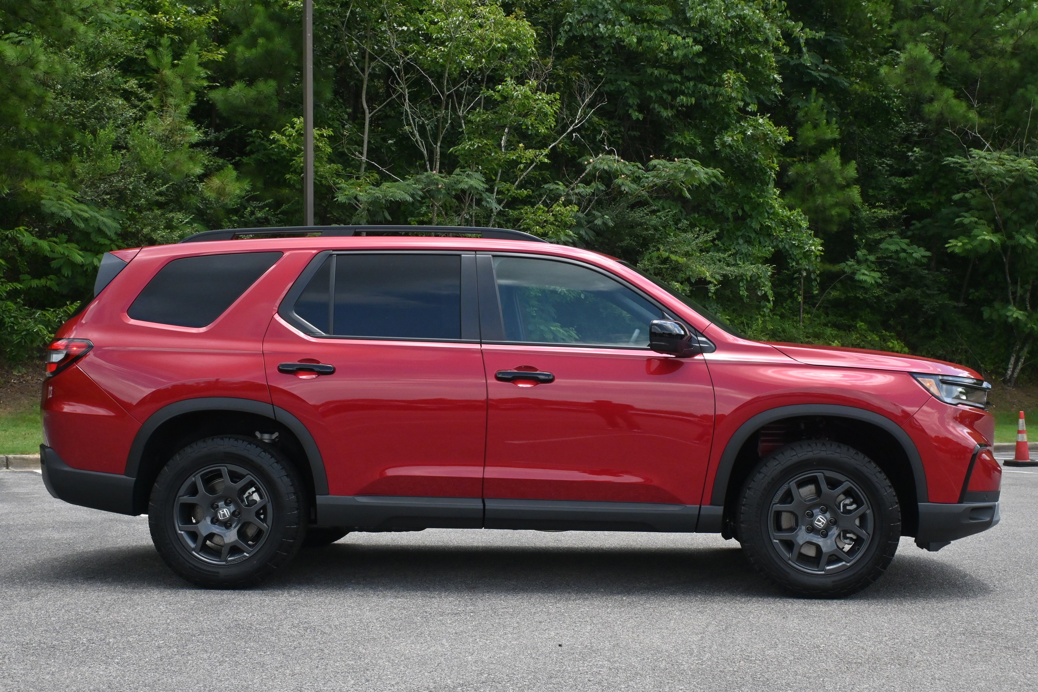 Used 2025 Honda Pilot TrailSport image 10