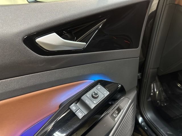 Certified 2021 Volkswagen ID.4 Pro S w/ Gradient Package image 12