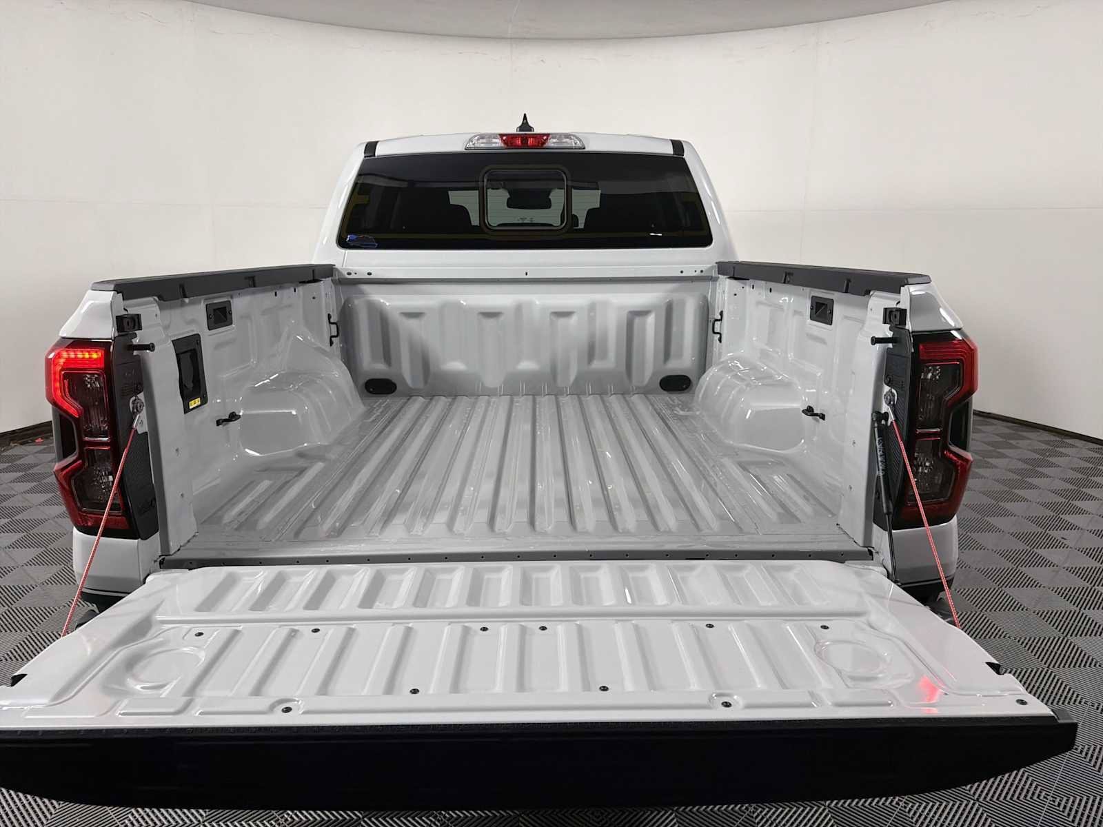 New 2026 Ford Ranger XLT w/ Equipment Group 301A High AWD/4WD image 17