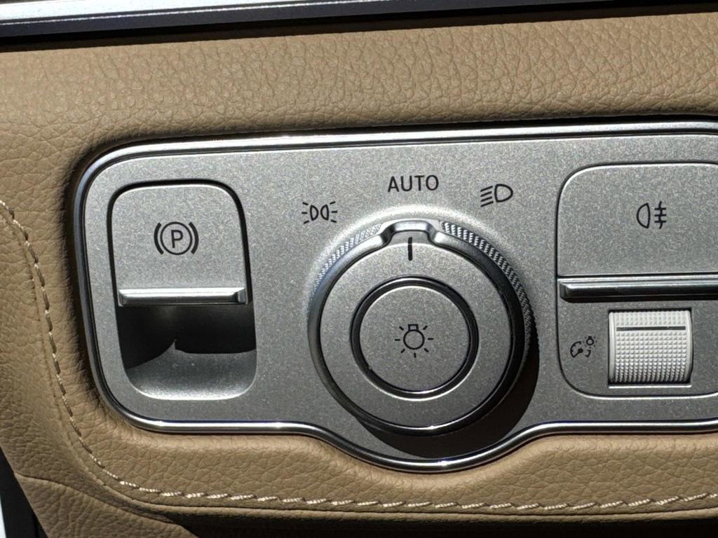 New 2026 Mercedes-Benz GLS 580 4MATIC image 30