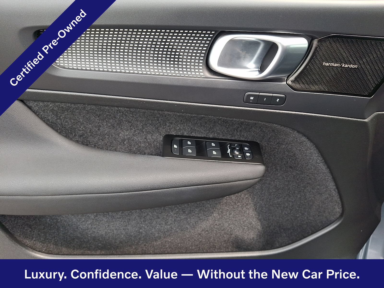 Certified 2022 Volvo XC40 T5 R-Design w/ Advanced Package AWD/4WD image 13