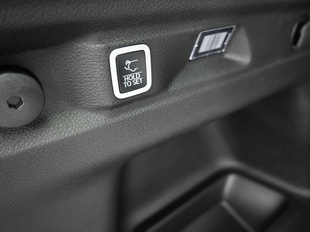 Used 2025 Jeep Grand Cherokee L Limited RWD image 34