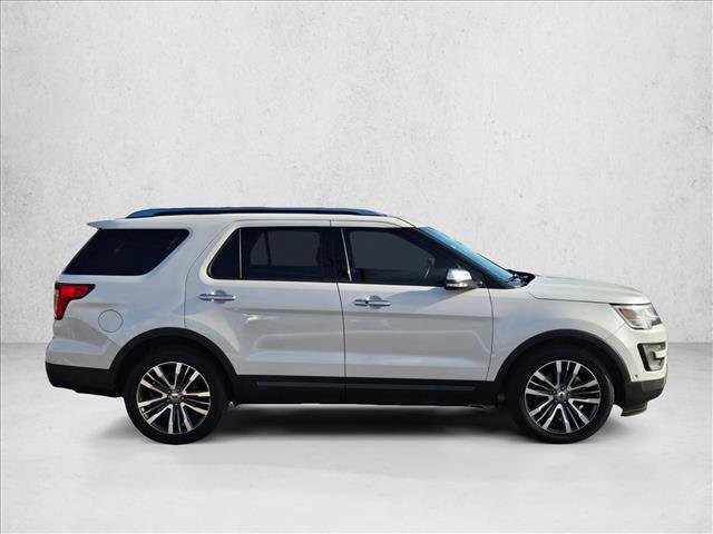 Used 2017 Ford Explorer Platinum AWD/4WD image 4