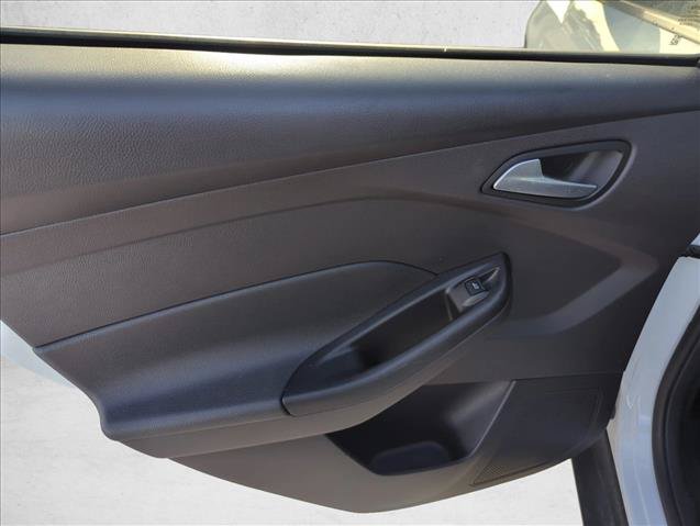 Used 2013 Ford Focus SE FWD image 9