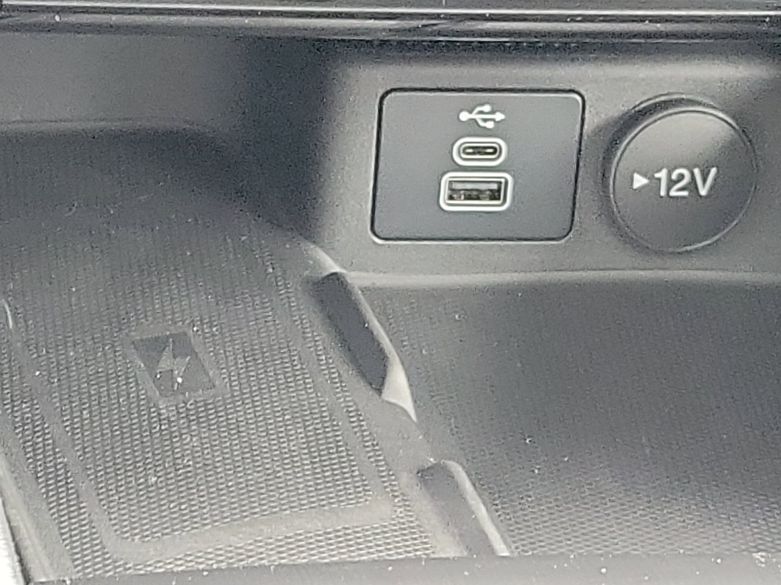 New 2024 Ford Escape SE w/ PHEV Premium Package image 18