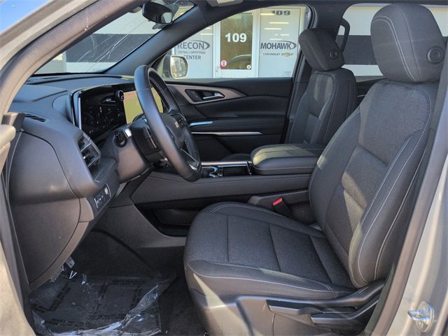 Used 2024 Chevrolet Traverse LS image 19