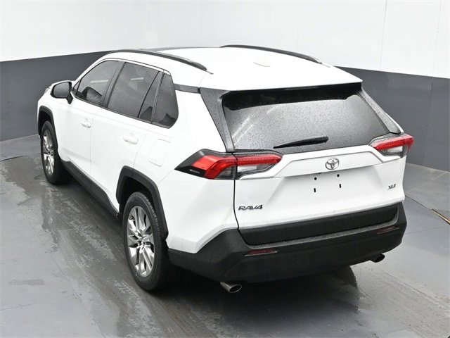 Used 2020 Toyota RAV4 XLE Premium image 38