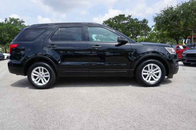 Certified 2017 Ford Explorer FWD image 18