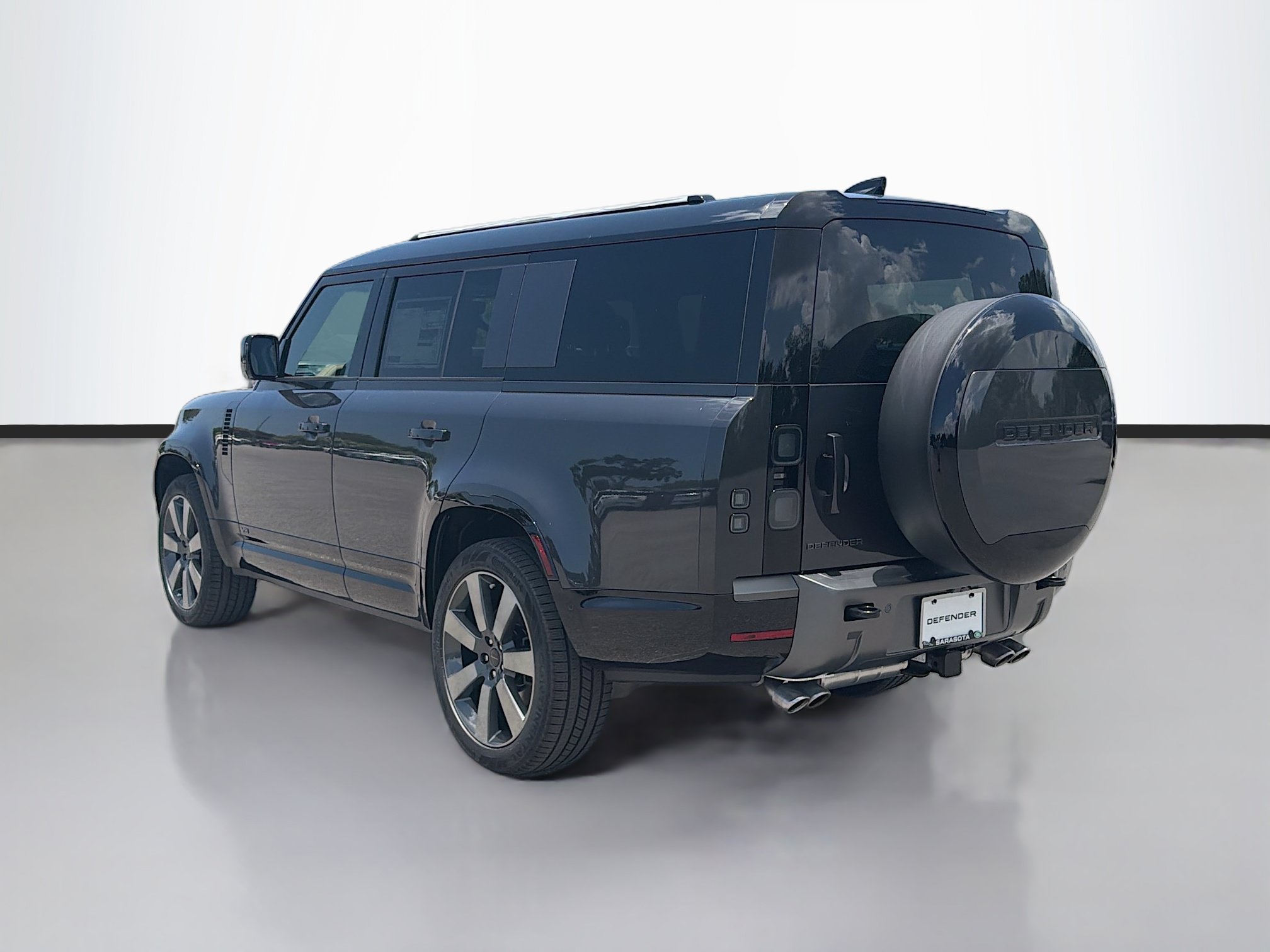 New 2026 Land Rover Defender 130 V8 AWD/4WD image 3