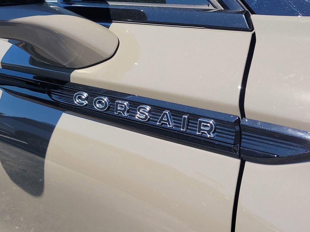 Used 2025 Lincoln Corsair Reserve w/ Equipment Group 202A image 6