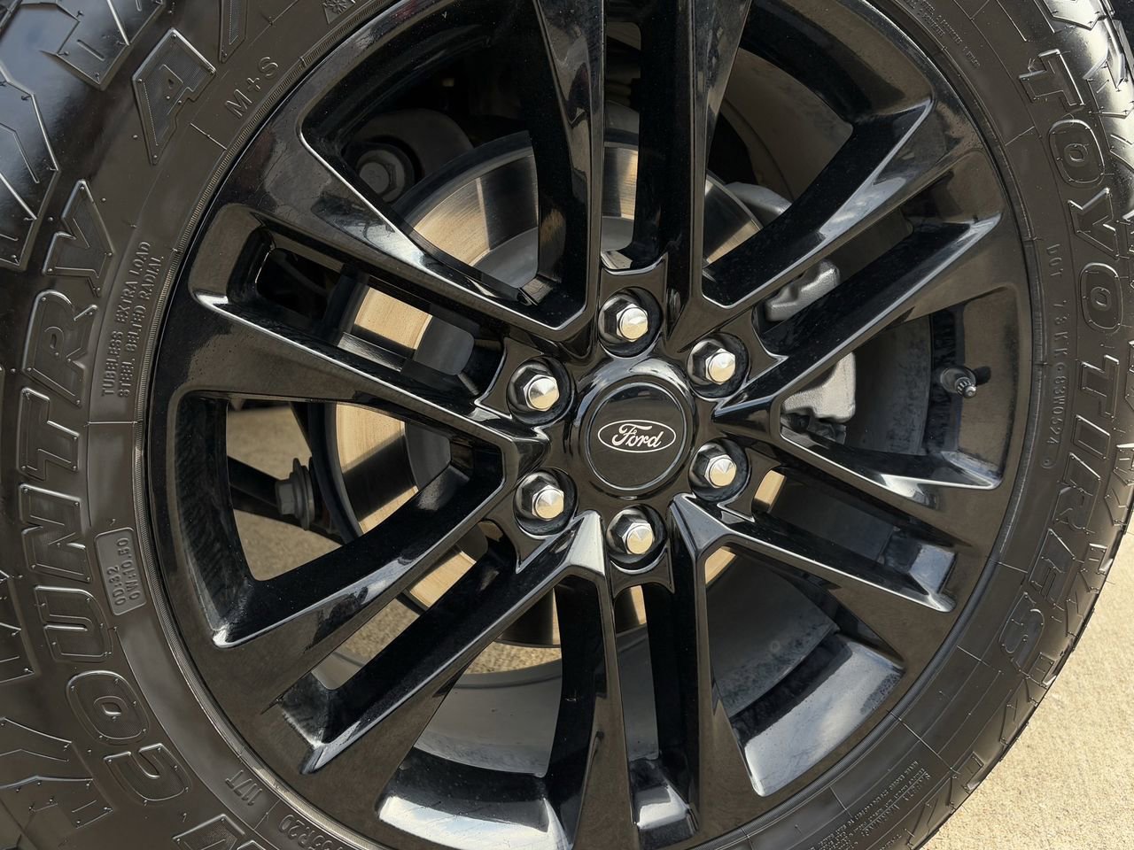 Used 2023 Ford Expedition XLT image 11