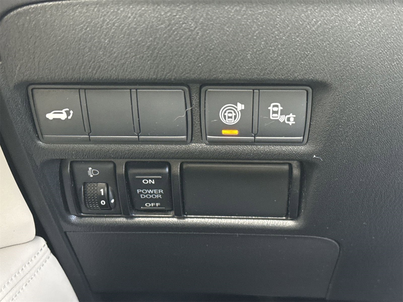 Used 2017 Nissan Armada Platinum w/ Captain Seat Package image 33