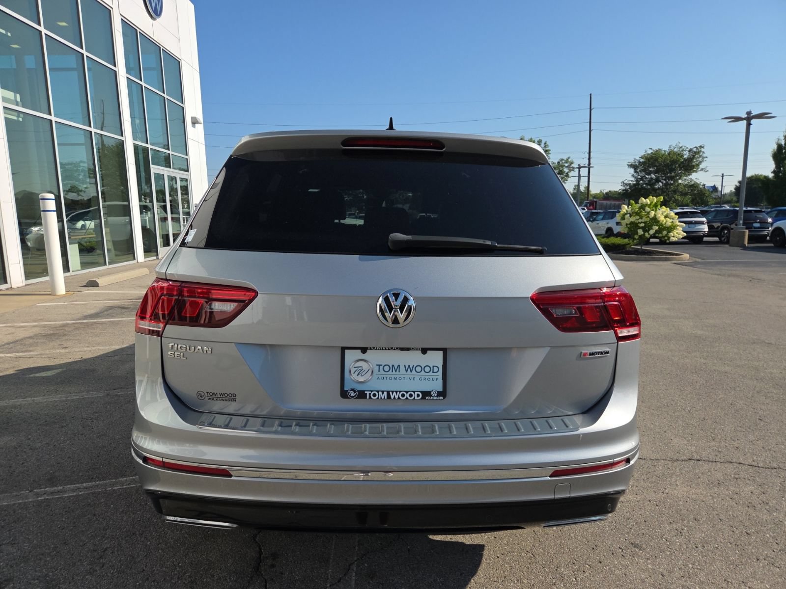 Used 2019 Volkswagen Tiguan SEL Premium R-Line AWD/4WD image 7