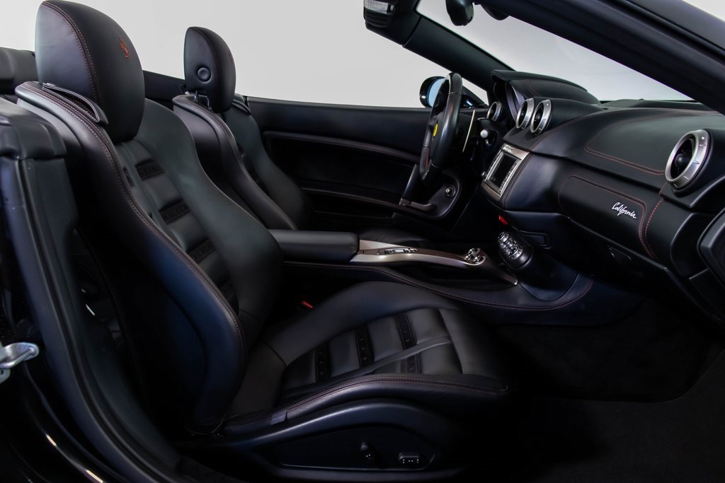 Used 2014 Ferrari California image 52