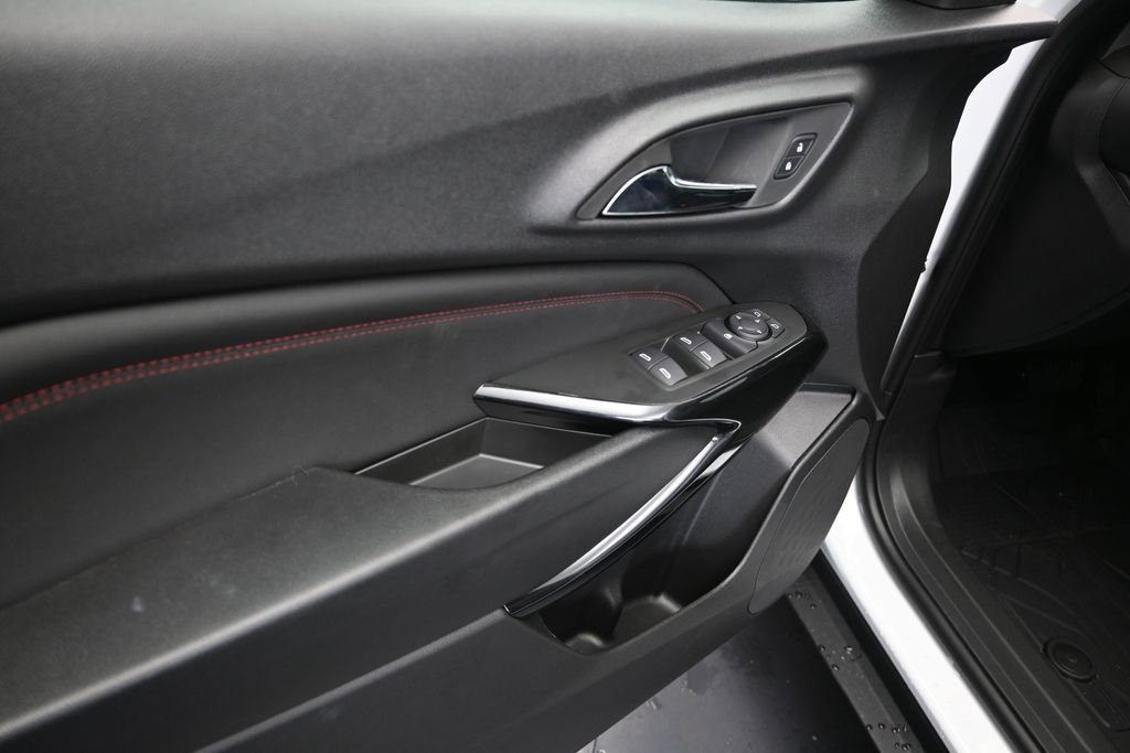 New 2026 Chevrolet Trax RS w/ Sunroof Package FWD image 11