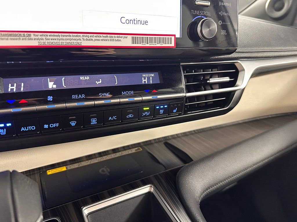 Used 2024 Toyota Sienna Limited FWD image 50